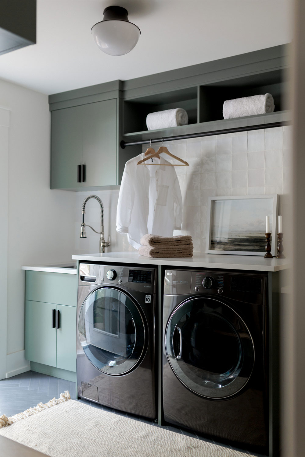golden-blvd-laundry-room-3